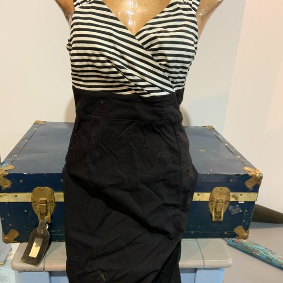 Hot Topic black and white wiggle dress size Xlarge - Picture 2 of 3